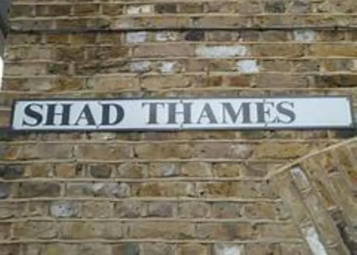 London Apartment Near Tower Bridge And Tube Pass The Keys