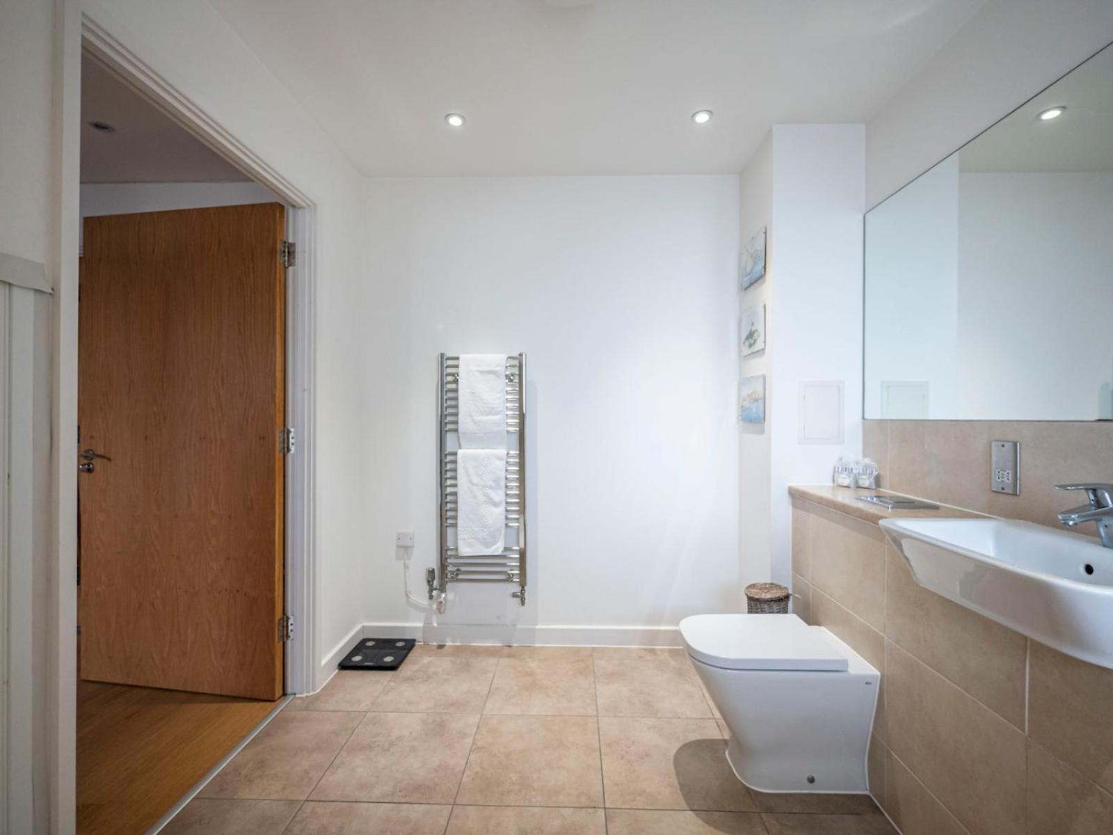 Near Tower Bridge And Tube Pass The Keys Appartement Londres